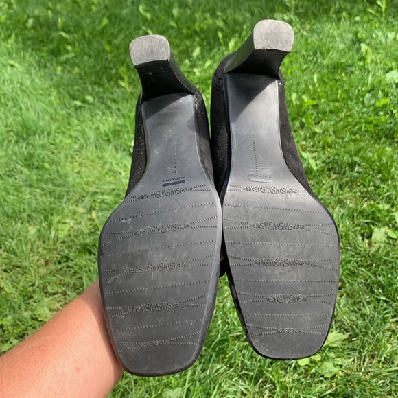 Stuart Weizmann black suede loafer heel - Picture 14 of 15